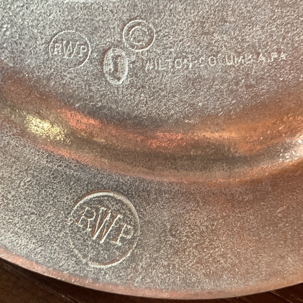 Vintage Wilton 1979 Love is the Beauty of Christmas pewter plate 7.75” diameter - Picture 7 of 8